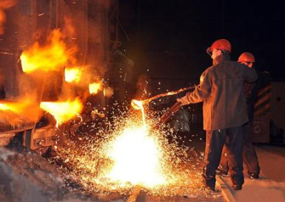 Рабочие Алчевскго металлургического комбината (ЛНР) готовят митинг на 12 мая с требованием погасить долги по зарплате