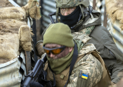 Киев призывает Запад не вешать нос. Обещает успехи, но потом