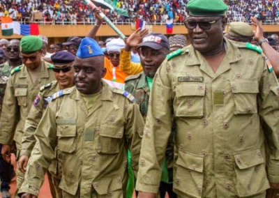 Военные в Нигере пригрозили убийством президента Базума в случае интервенции