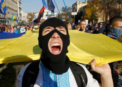 Почти половина украинцев считает, что на Украине распространён нацизм