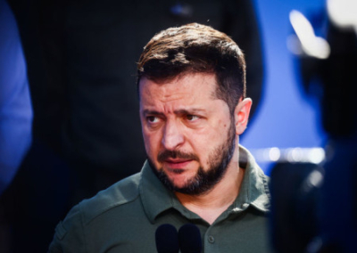 Вместо пенсий — снаряды для ВСУ. Куда Зеленский потратил западные кредиты?