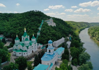 Святогорскую лавру на севере ДНР вывели из подчинения Донецкой епархии и подчинили Киеву