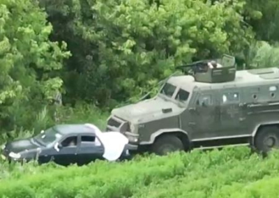 Украинцы расстреляли мирных людей с белыми повязками в поле под Угледаром