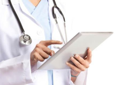 Украинских врачей не наказывают за продажу COVID-сертификатов и подделку ПЦР-тестов