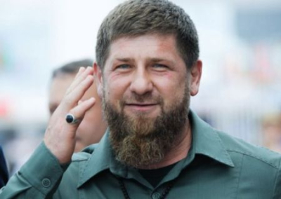 Кадыров первым удостоен звания Героя Чечни