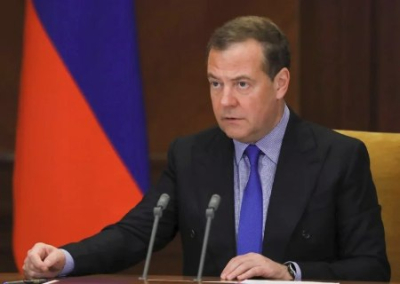 Медведев уточнил цели СВО, упомянув Одессу, Днепропетровск, Харьков, Николаев и Киев