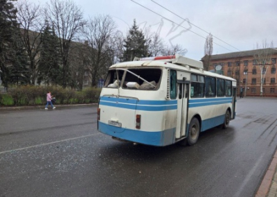 БПЛА ВСУ целенаправленно атаковал рейсовый автобус в Горловке. Ранены 16 пассажиров