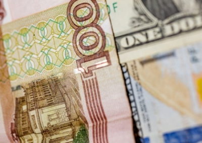 Геополитический позитив: доллар упал ниже 86 рублей впервые с сентября 2024 года