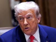 Трамп призвал лишить лицензии телеканал CBS из-за интервью Зеленского