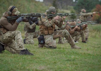 Евросоюз намерен и дальше воевать с Россией руками украинцев. В странах ЕС подготовят 15 тысяч боевиков с Украины