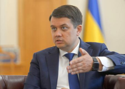 Разумков обвинил ОП в давлении на депутатов из его группы