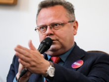 Премьер Польши отстранил замглавы МИД после того, как он признался, что является хроническим алкоголиком