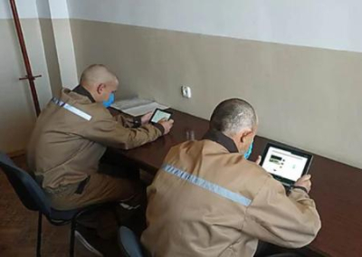 Заключённым в украинских СИЗО официально позволят пользоваться интернетом и телефоном
