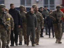 Зеленский провоцирует войну, чтобы удержаться