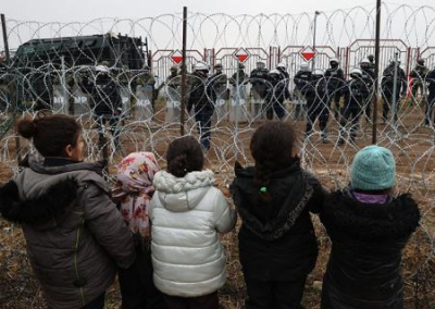 Лукашенко предложил Меркель создать гуманитарный коридор для мигрантов