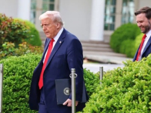 Трамп «в полупозиции»