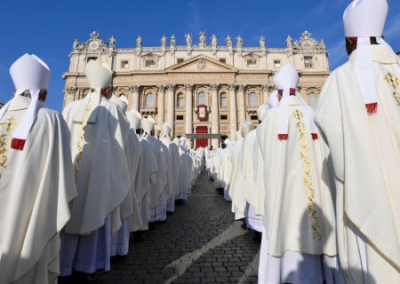 Ватикан решает, как относиться к абортам, обету безбрачия, педофилам и ЛГБТ-сообществу