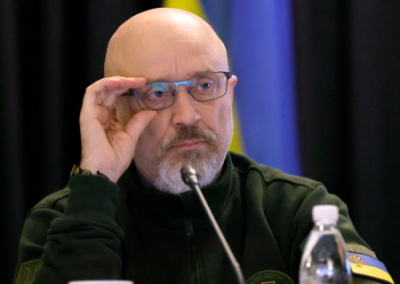 МИ-6 спасает Резникова: главу Минобороны срочно увозят в Лондон