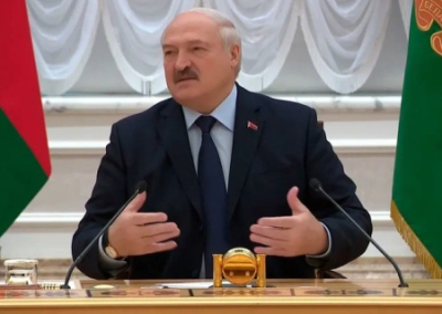 Лукашенко: конфликт на Украине — пример того, как западные элиты выбрасывают триллионы долларов на разорение государств