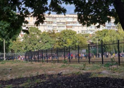 В Киеве на блокпосту рядом со школой произошла стрельба, ранен водитель