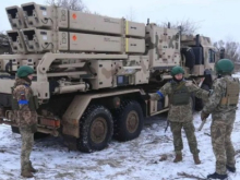 На Украину прибыл новый пакет помощи от Германии с ракетами для IRIS-T, артиллерией и боеприпасами