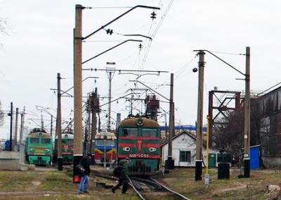 В Славянск завезли странные цистерны под охраной американцев