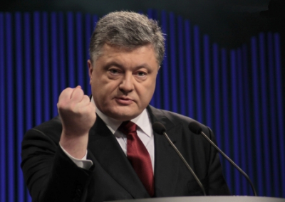 «Антиукраинская диверсия». Порошенко не выпустили за границу