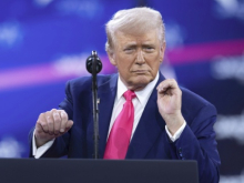 В США намерены изменить конституцию для 3-го президентского срока Трампа