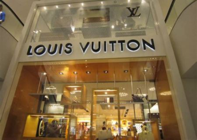 Дом моды Louis Vuitton призвал Подоляка учить географию