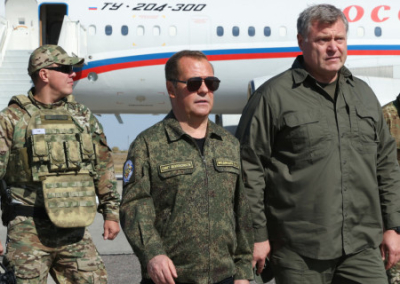 Медведев анонсировал расширение России
