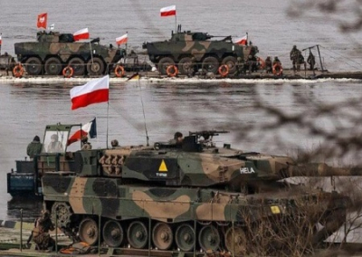 Польша начала подготовку войны с Россией. Выборы президента нагнетают милитаристскую истерию