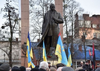 Во Львове опять требуют вернуть Бандере звание Героя Украины