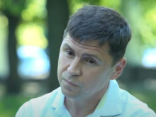 Подоляку припомнили родственников в России. Он пообещал вербовать шпионов в РФ