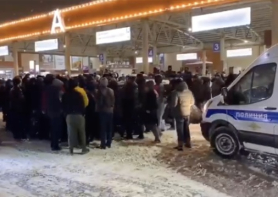 В Москве мигрант избил полицейского. Задержаны 82 иностранца
