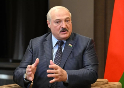 Лукашенко: Украину — туземца в нацистской форме, необходимо деполонизировать