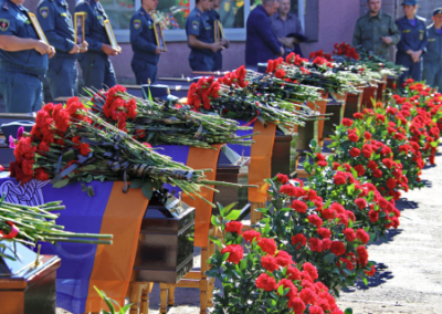 В ДНР простились с 13 сотрудниками МЧС, погибшими в результате обстрела ВСУ