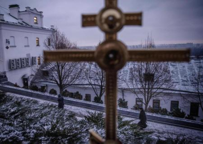 Монахов монастыря Киево-Печерской лавры выселяют