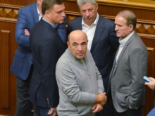 Чтобы обмануть избирателей на выборах, украинская оппозиция просит США наложить на них санкции