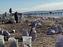 Чёрное море и побережье Кубани загажены мазутом на сотни километров