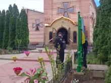 В Черкассах представители ПЦУ захватывают Свято-Андреевский храм Украинской православной церкви
