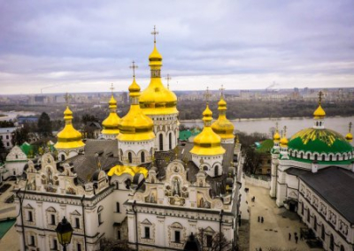 В ПЦУ ради захвата Киево-Печерской Лавры смонтировали видео о пении в храме «Пробуждается матушка-Русь»
