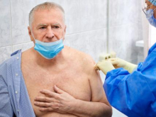 На фоне многократно привитого Жириновского центр «Гамалеи» мочит конкурентов: это были неправильные вакцины