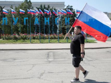 «Многое, если не всё, будет зависеть от ситуации на поле боя». Что говорят политики и эксперты о референдумах и новых поправках в УК РФ