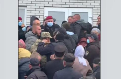 В храме под Винницей АТОшники спровоцировали конфликт между сторонниками ПЦУ и УПЦ