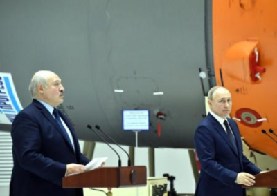 Такой же фейк, как химоружие в Сирии: Лукашенко передал Путину документы по Буче