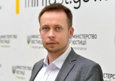 Что ты, милая, смотришь искоса. Врагов Украины будут вычислять по жестам и улыбкам
