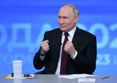 Путин сообщил о начале процесса восстановления экономики регионов Новороссии