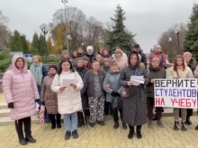 Имейте совесть! Донецкие дети от ваших ничем не отличаются!