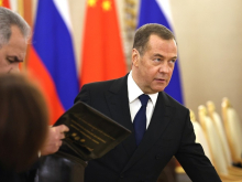 Медведев сравнил Киев с бешеным животным за удар по нефтеперекачивающей станции на Кубани