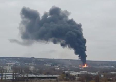 В Луганске прогремел сильный взрыв на нефтебазе